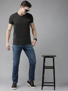 SPYKAR Men Typography Henley Neck Slim Fit T-shirt