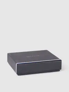 Tommy Hilfiger Men Black Textured Leather Two Fold Wallet