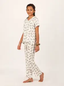 mackly Girls White & Black Printed Night suit