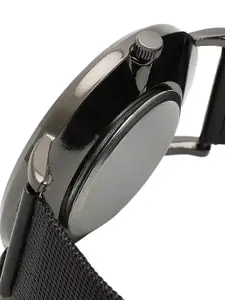 HAUTE SAUCE by  Campus Sutra Women Black Solid Watch & Bracelet Gift Set AW22_HSWB5003