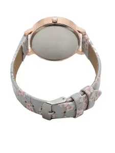HAUTE SAUCE by  Campus Sutra Women Grey Floral Print Watch Bracelet Gift Set AW22_HSWB5035