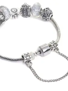 HAUTE SAUCE by  Campus Sutra Women Silver Metal Watch & Bracelet Gift Set AW22_HSWB5021