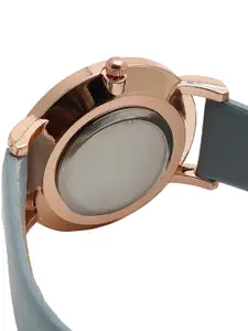 HAUTE SAUCE by  Campus Sutra HAUTE SAUCE by Campus Sutra Women Gold-Toned & Blue Solid Watch Gift Set- AW22_HSWB5014