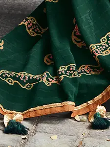 Saree mall Grey Maroon Checked Poly Georgette Taant Sarees