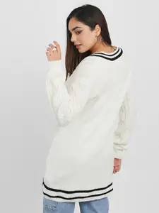 Styli Women White & Black Cable Knit Pullover