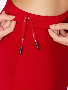 Zivame Women Red Solid Saree shapewear