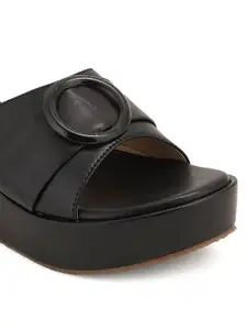 SAPATOS Wedge Heels with Buckles