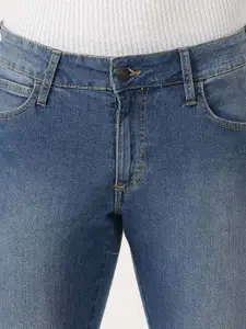 Wrangler Men Blue Vegas Skinny Fit Low-Rise Heavy Fade Stretchable  Cotton Jeans