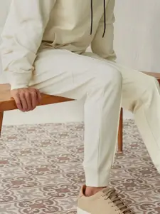 Andamen Men Off White Relaxed Fit Cotton Joggers