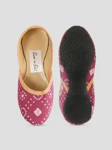 BownBee Girls Maroon Printed Mojaris Flats