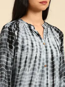 SHOWOFF Women Grey Dyed Kurta