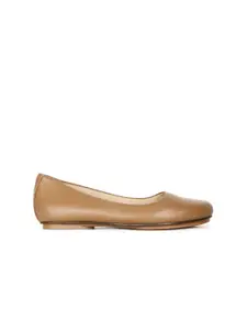 Naturalizer Women Tan Ballerinas