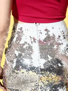 Berrylush Women Silver Sequinned Mini Pencil Skirt