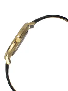 Timex Men Leather Straps Analogue Watch