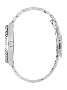 GUESS Men Embellished Dial & Bracelet Style Straps Analogue Watch GW0542G1