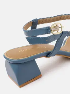 DressBerry Solid Block Sandals