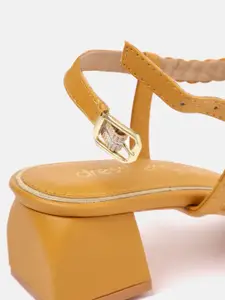 DressBerry Woven Design Block Heels