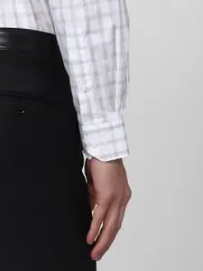 Van Heusen Men Spread collar Checked Pure Cotton Formal Shirt