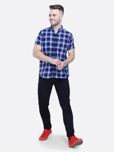 Kuons Avenue Men Cotton Smart Checked Casual Shirt