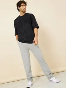 Styli Men Solid Straight Fit Mid-Rise Knitted Track Pants