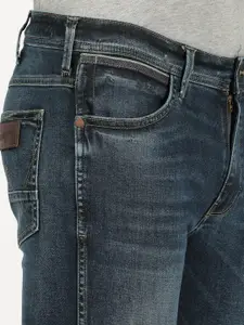 Wrangler Men Slim Fit Low Distress Heavy Fade Stretchable Jeans