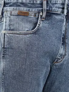 Wrangler Men Straight Fit Heavy Fade Stretchable Cotton Jeans