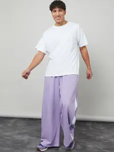 Styli Men Wide Leg Contrast Striped Track Pant