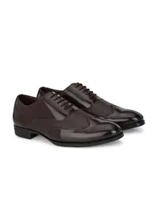 INVICTUS Men Textured Leather Formal Oxfords