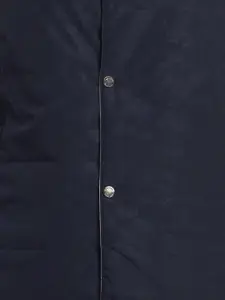 Park Avenue Men Camouflage Printed Sleeveless Padded Jacket