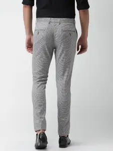 INVICTUS Men White & Black Slim Fit Self-Design Formal Trousers