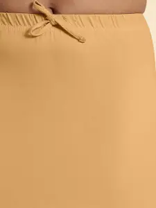 Jaanvi Fish-Cut Saree Shapewear