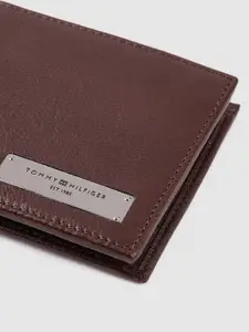 Tommy Hilfiger Men Applique Leather Two Fold Wallet