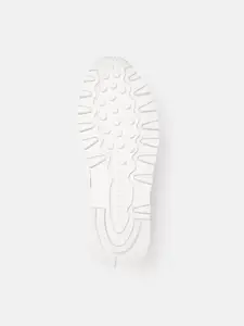 Reebok Classic Men Perforated Classic Leather Running Shoes