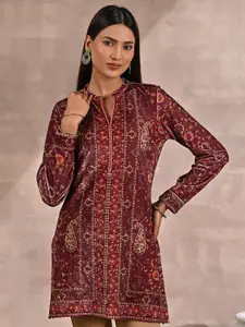 Lakshita Plus Size Paisley Printed Long Sleeves Velvet Kurti