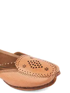 DESI COLOUR Laser Cuts Leather Mojaris