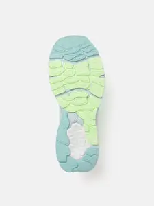 New Balance Women Woven Design 880 Running Shoes