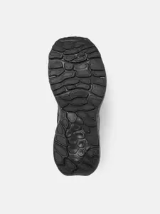 New Balance Women 880 Woven Design Running Shoes