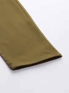 Levis Men Slim Fit Low-Rise Smart Casual Chinos