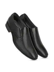 Guava Men Textured Formal Slip On Shoes