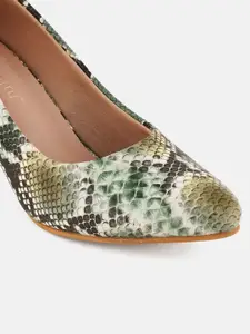 DressBerry Women Printed Block Pumps