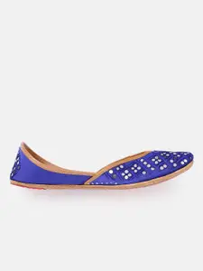 Sangria Women Embellished Ethnic Mojaris