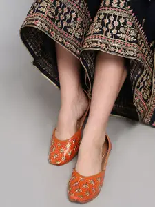 GLAM STORY Women Ethnic Mojaris Flats