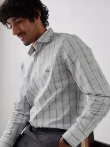 Andamen Checked Cutaway Collar Slim Fit Cotton Casual Shirt