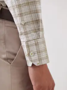 Andamen Checked Cutaway Collar Cotton Casual Shirt