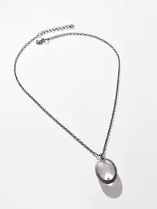 SOHI Silver-Plated Oval Shaped Pendant With Chain