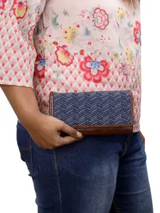 THE CLOWNFISH Sharon Geometric Printed Envelop Wallet with SD Card Holder