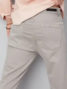 max Men Regular Fit Stretchable Mid-Rise Jeans