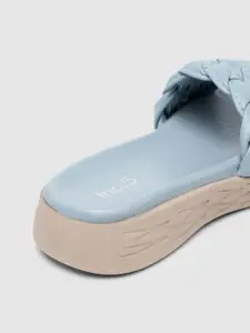 Inc 5 Women Textured Flatform Sandals