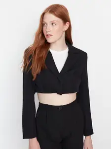 Trendyol Notched Lapel Collar Crop Blazer