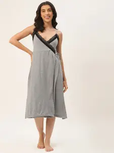Ms.Lingies V Neck Lace Up Detail Nightdress